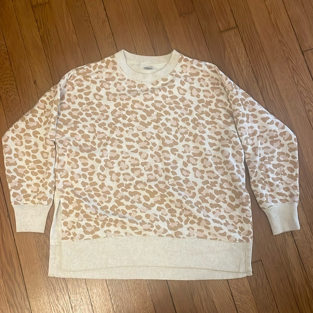 Like new Aerie leopard sweatshirt